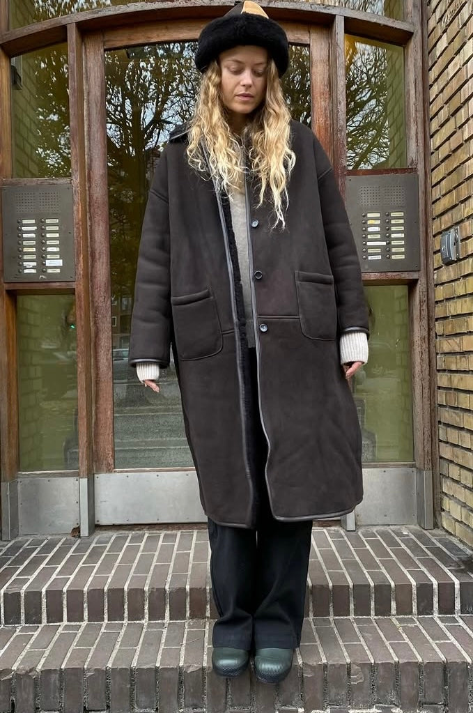 Cawley Sheepskin Suede Curly Roo Coat - black LUBAROL