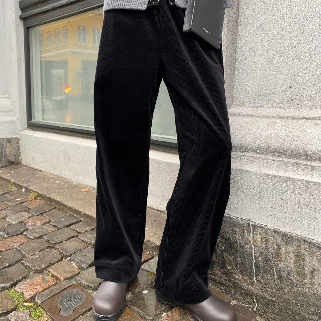 Holiday Bukser - Black Corduroy