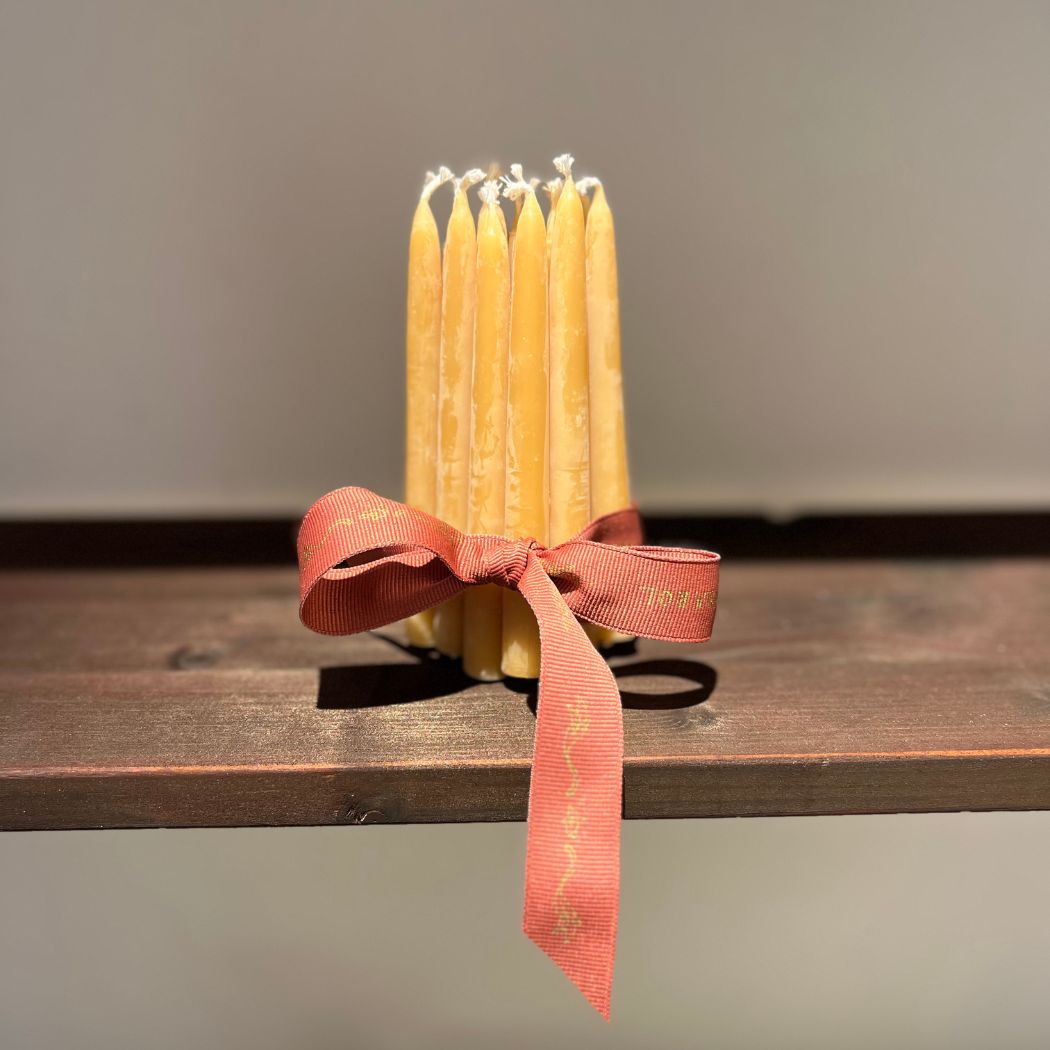 Christmas tree candles made of beeswax - hand-picked - 20 pcs