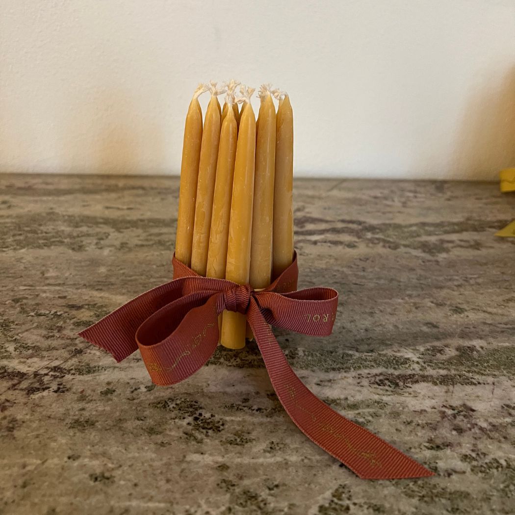 Christmas tree candles made of beeswax - hand-picked - 20 pcs
