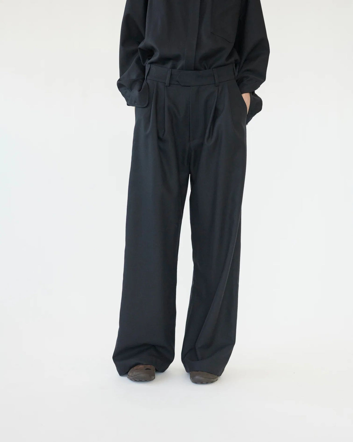 Fine Wool Wide Box Trousers - Navy