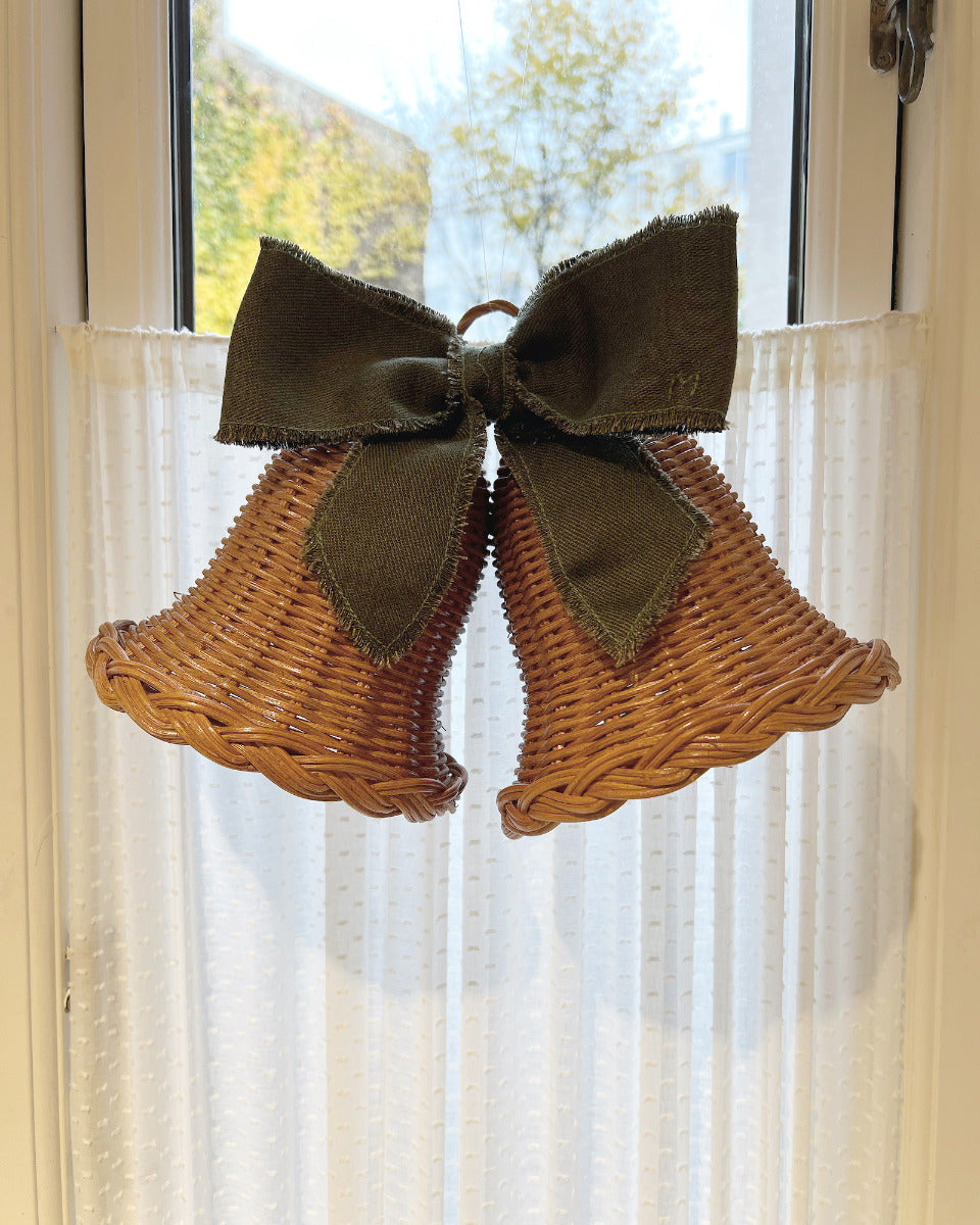 Juleklokke med grøn sløjfe