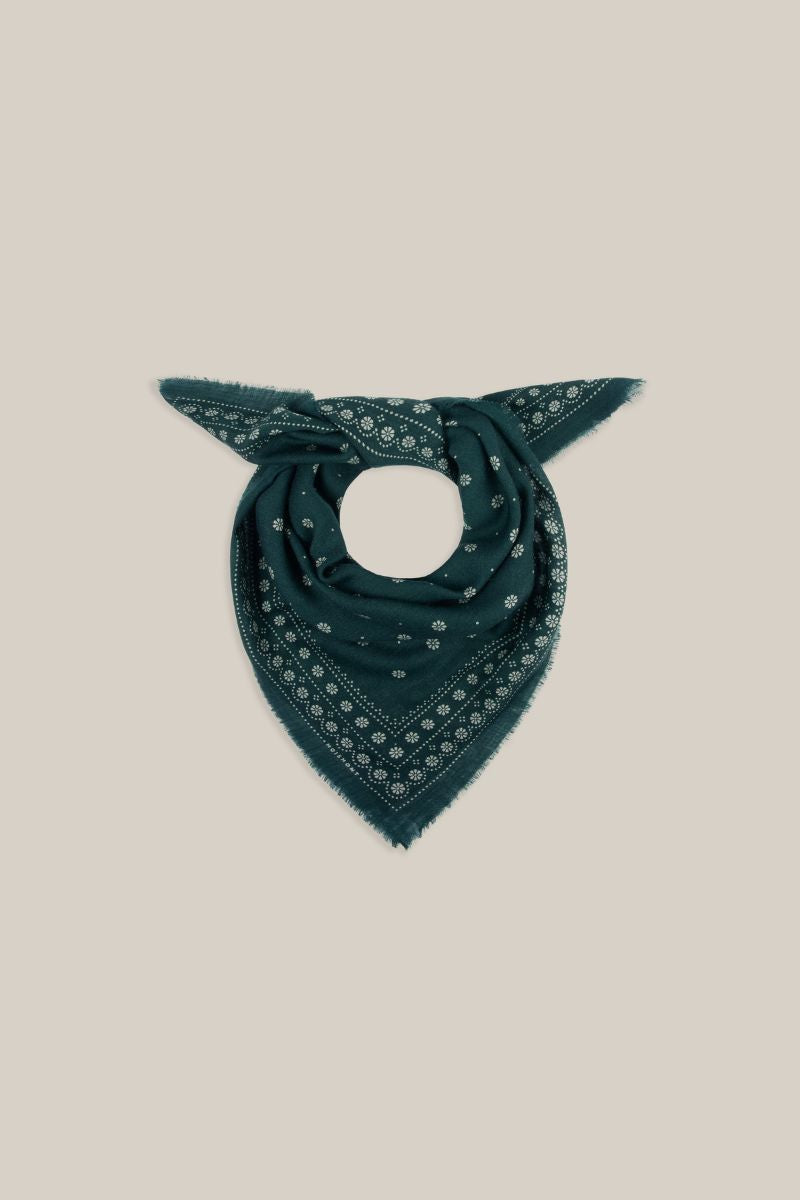 Scarf No. 851 - Celtic