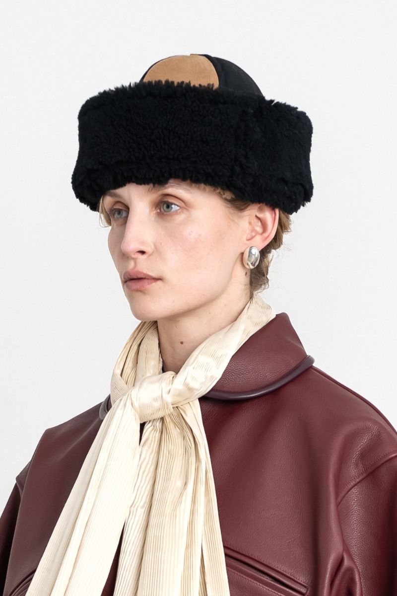 Suede Back Curly Seam Out lammeskindshat - Tan/Black