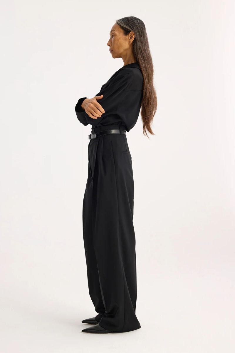 High-waist tailored trousers - black