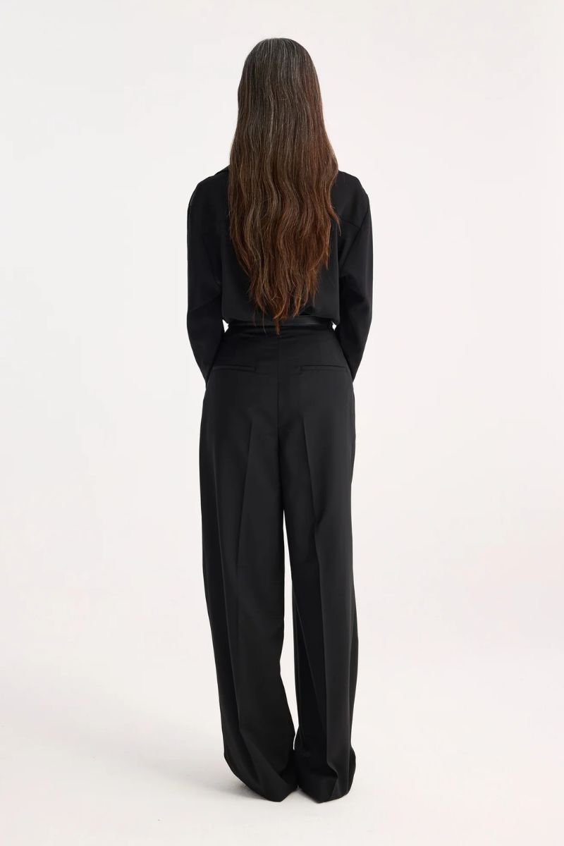 High-waist tailored trousers - black