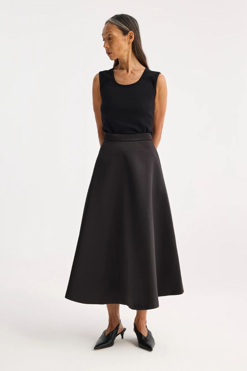 Voluminous a-line satin skirt - Black