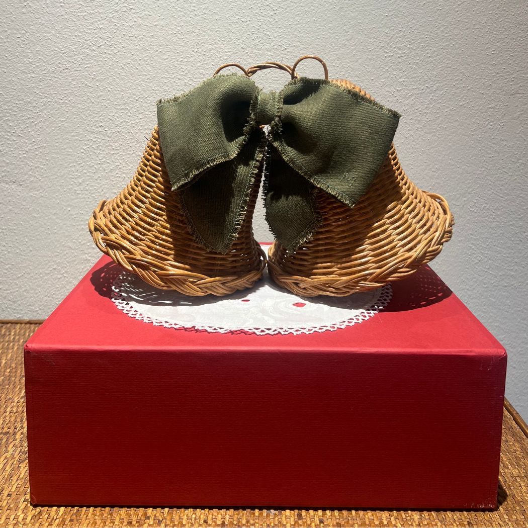 Juleklokke med grøn sløjfe