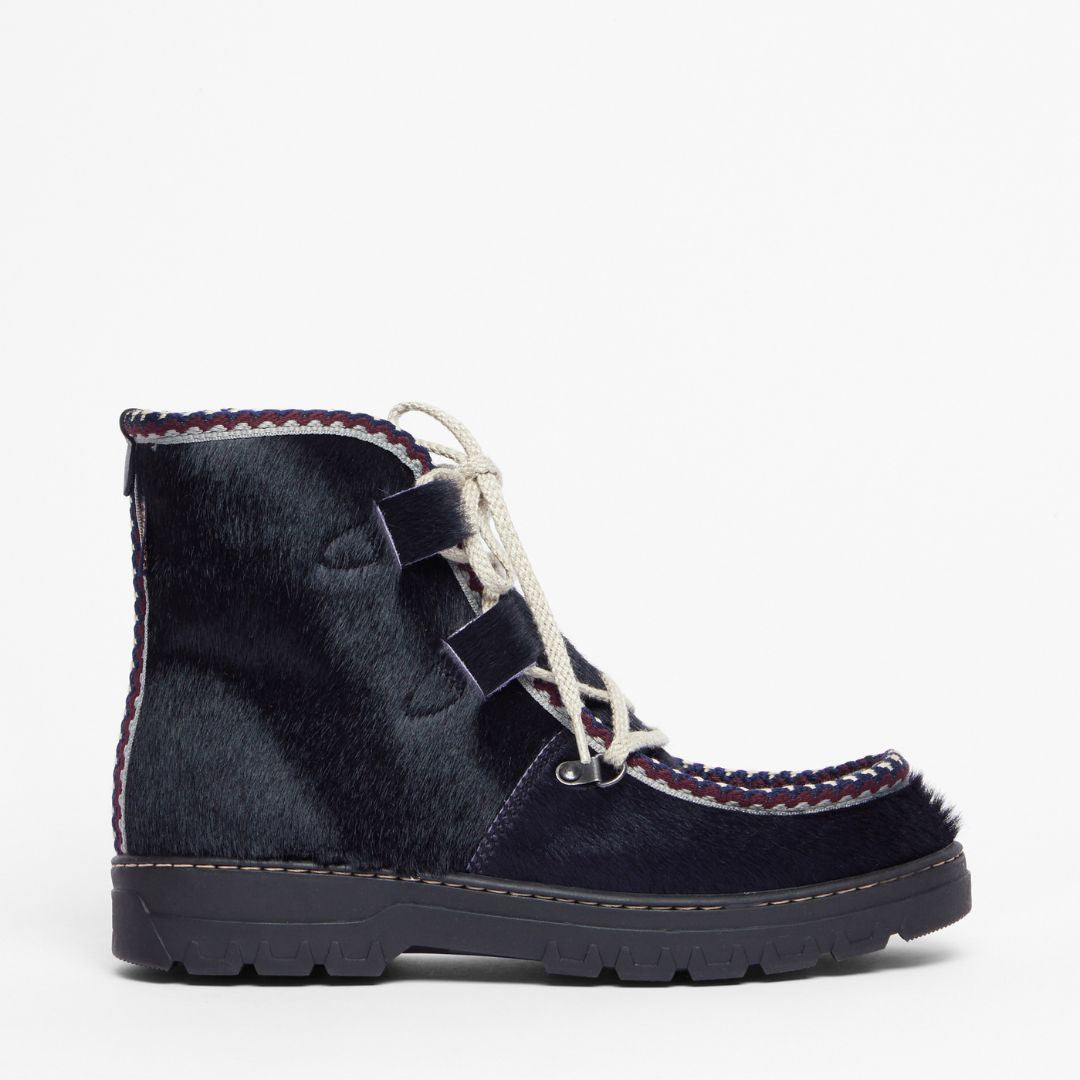 Incredible Pony Shearling-lined Boot - Ink