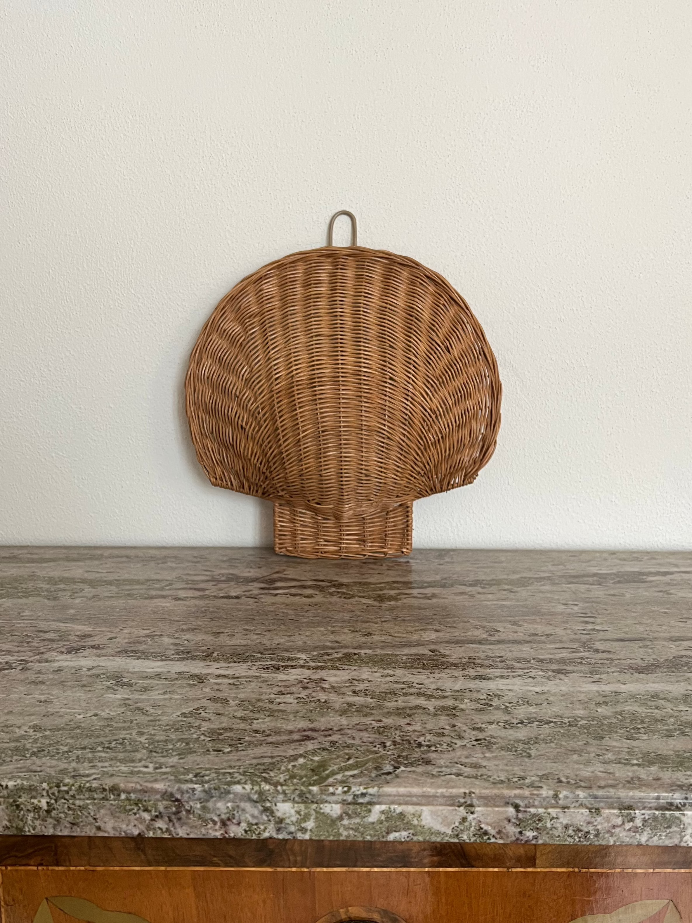 Seashell wall decoration