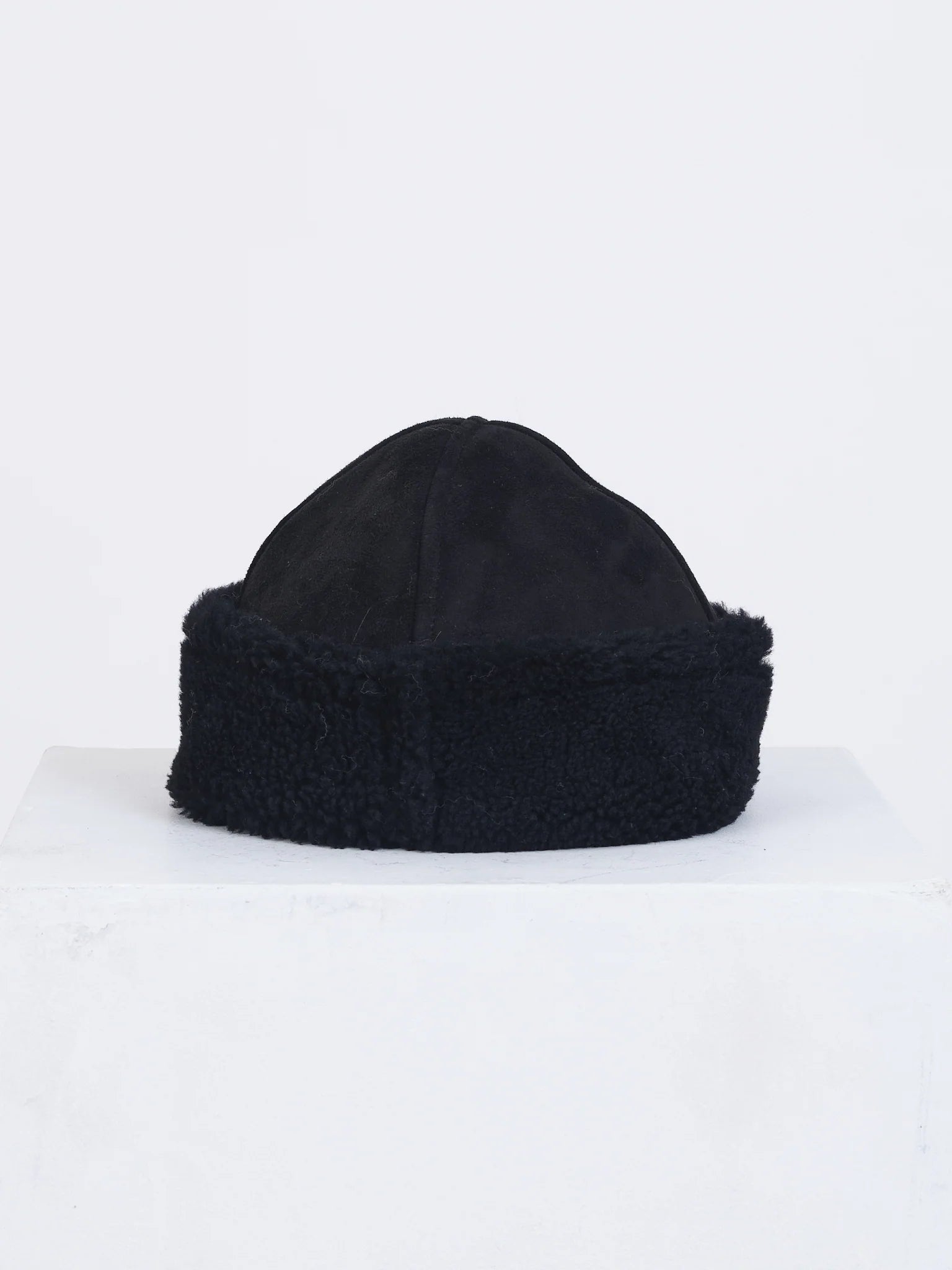 Suede Back Curly Hair Cap - Black