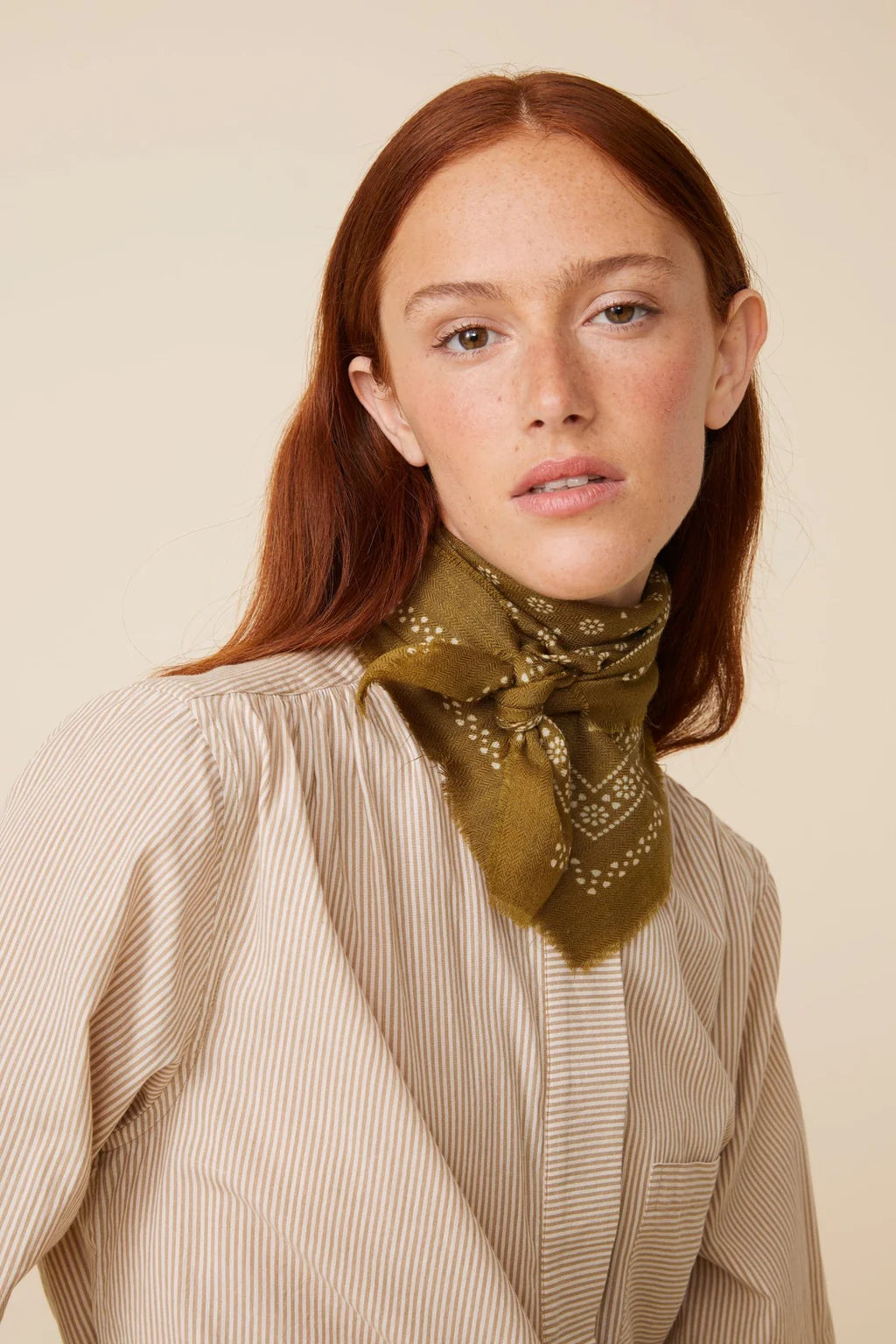 Wool Foulard no.676 - Khaki