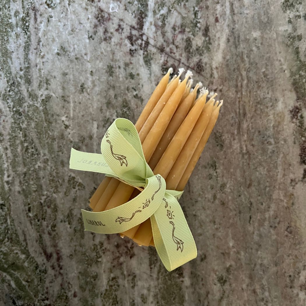 Christmas tree candles made of beeswax - hand-picked - 20 pcs
